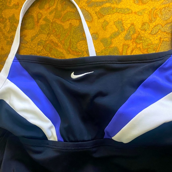 Nike one piece swimsuit size 6 - Picture 3 of 3